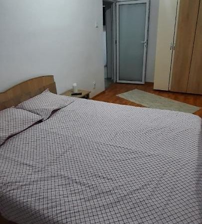 Apartament La Denis Birlad Bagian luar foto