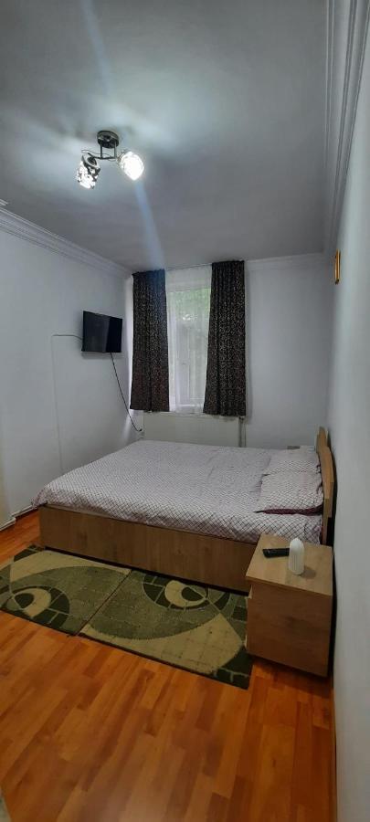 Apartament La Denis Birlad Bagian luar foto